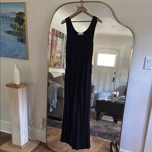Elegant Black Maxi Jumpsuit with pockets